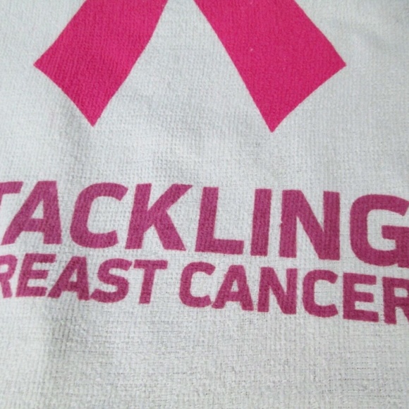 2 Pack Breast Cancer NY Giants 17x15'' Sport Towel - Picture 2 of 5